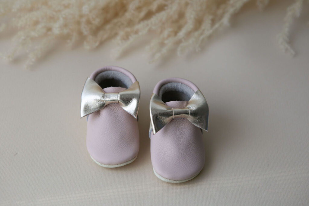 „Bow” Moccasin – Pink powder/ platinum
