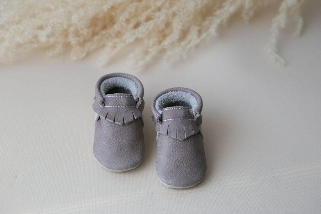 „Classic” Moccasin – Distressed Brown